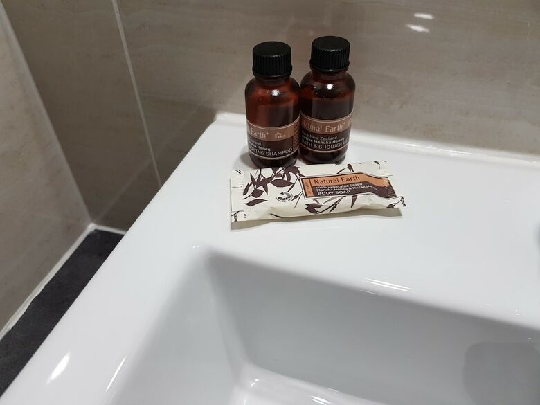 Airport Palms Hotel