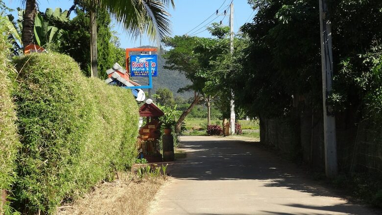 Hotel Riverside Homestay