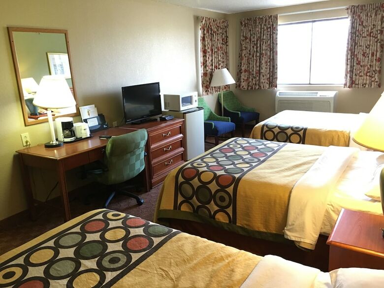 Motel Super 8 By Wyndham Howe