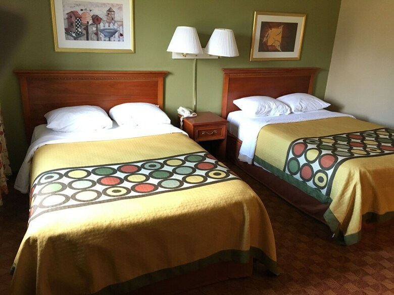 Motel Super 8 By Wyndham Howe