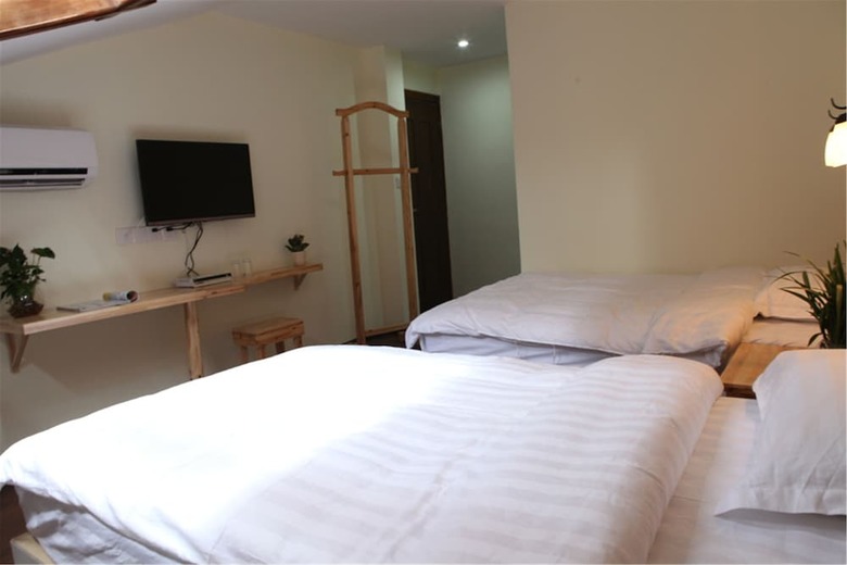 Hostal Wulingyuan Tu Youth Hostel