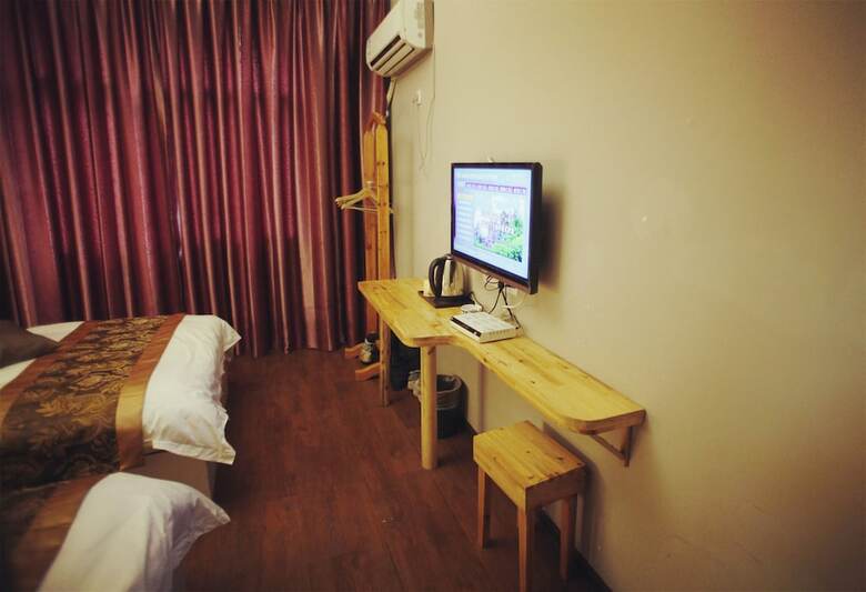 Hostal Wulingyuan Tu Youth Hostel