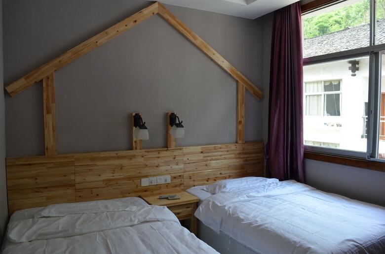 Hostal Wulingyuan Tu Youth Hostel