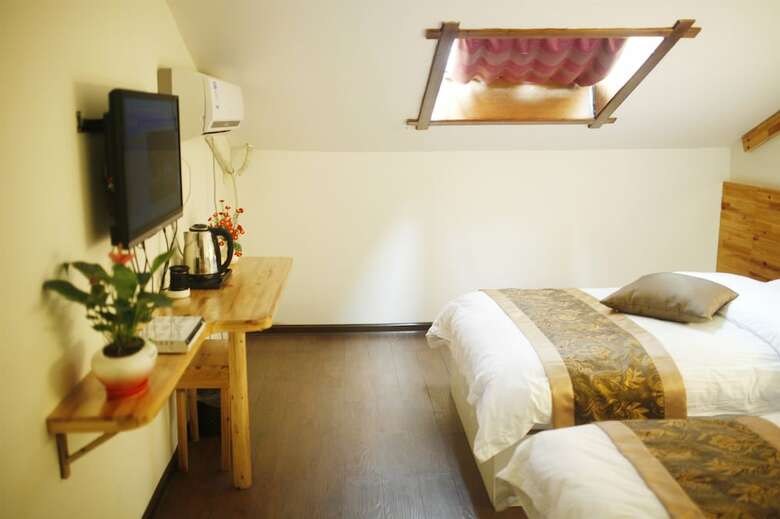Hostal Wulingyuan Tu Youth Hostel