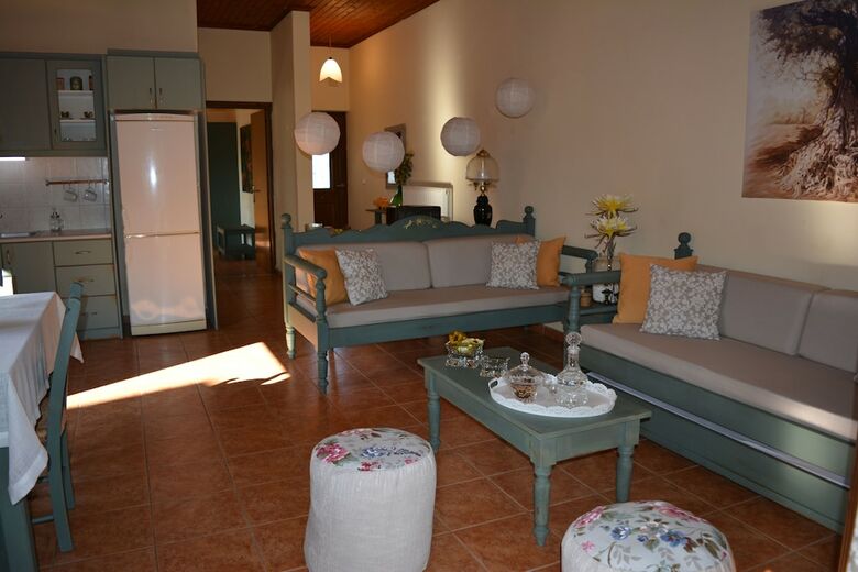 Aparthotel Elianthos Villa