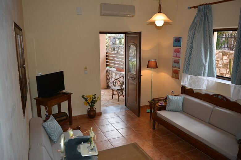Aparthotel Elianthos Villa