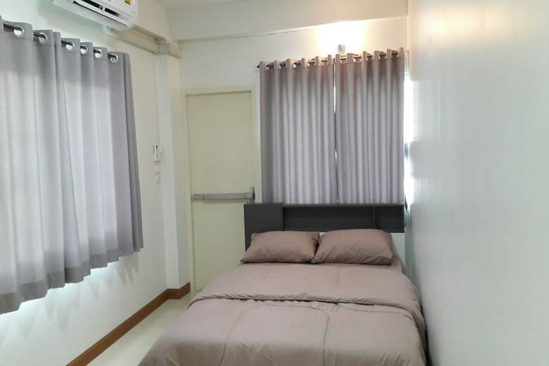 Hotel Sweet Pillow Hostel & Caf�