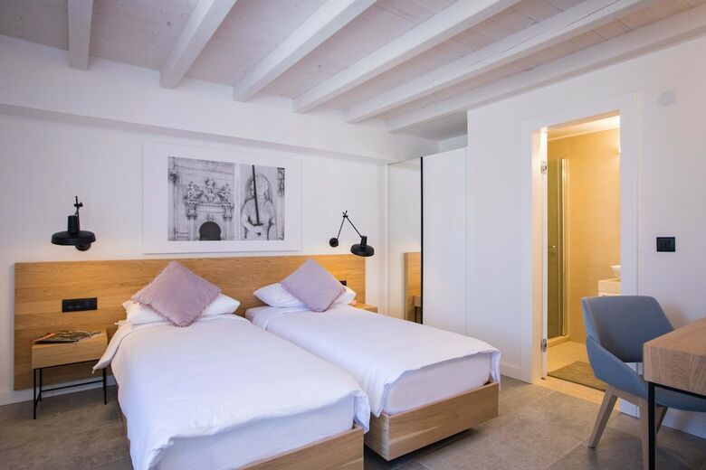Hotel Bova Luxury Rooms