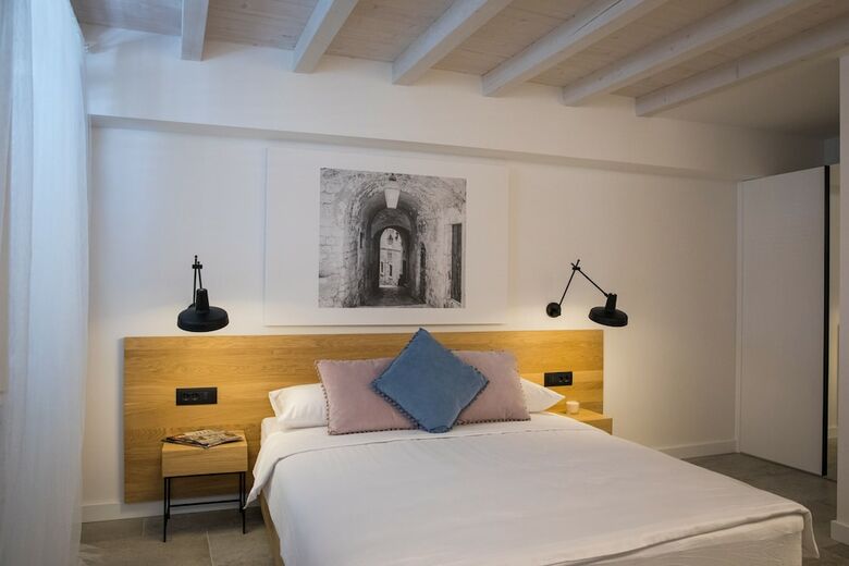 Hotel Bova Luxury Rooms