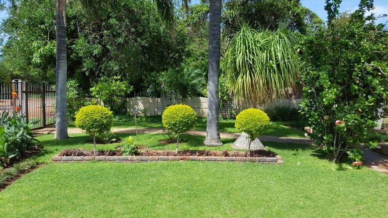 Hotel Africa's Eden Too Guesthouse