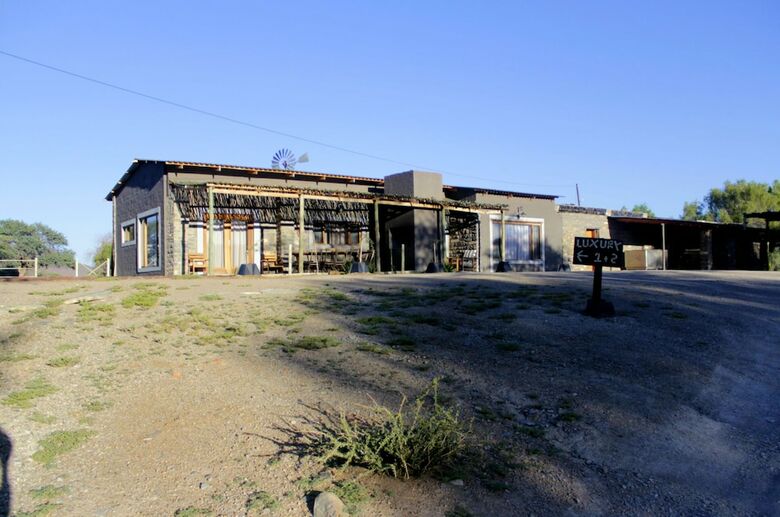 Hotel Neuras Wine & Wildlife Estate