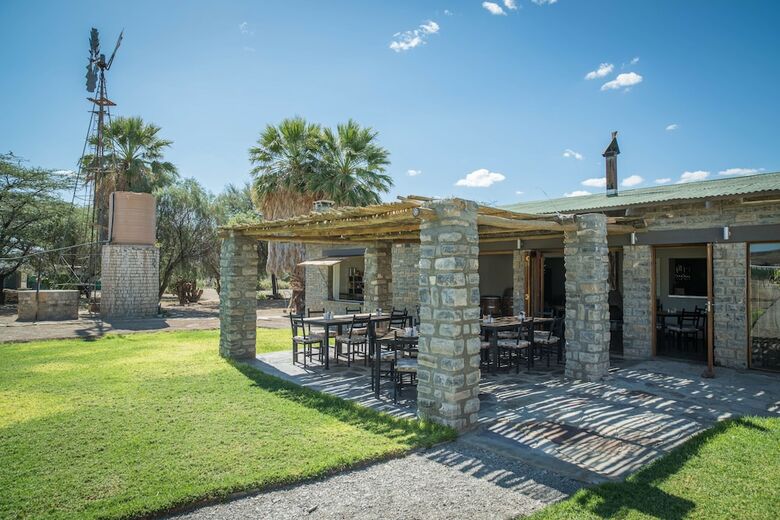 Hotel Neuras Wine & Wildlife Estate