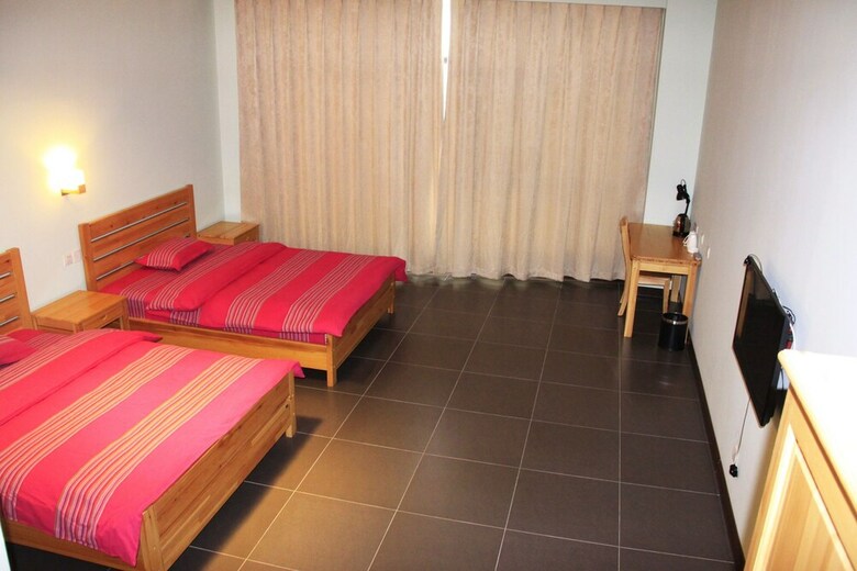 Hostal Red Flag Canal Intl Youth Hostel