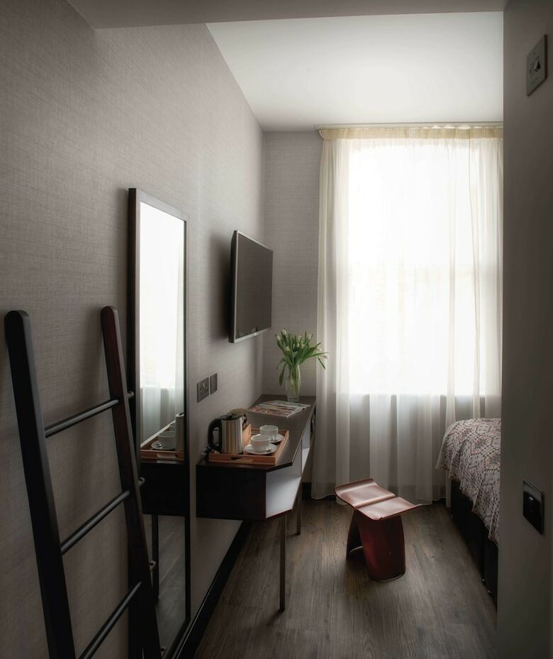 Camden Enterprise Hotel