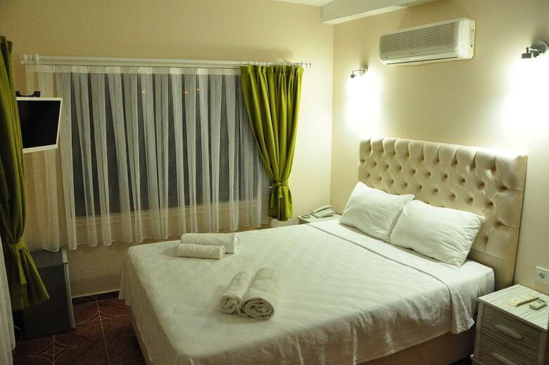Dream Hotel