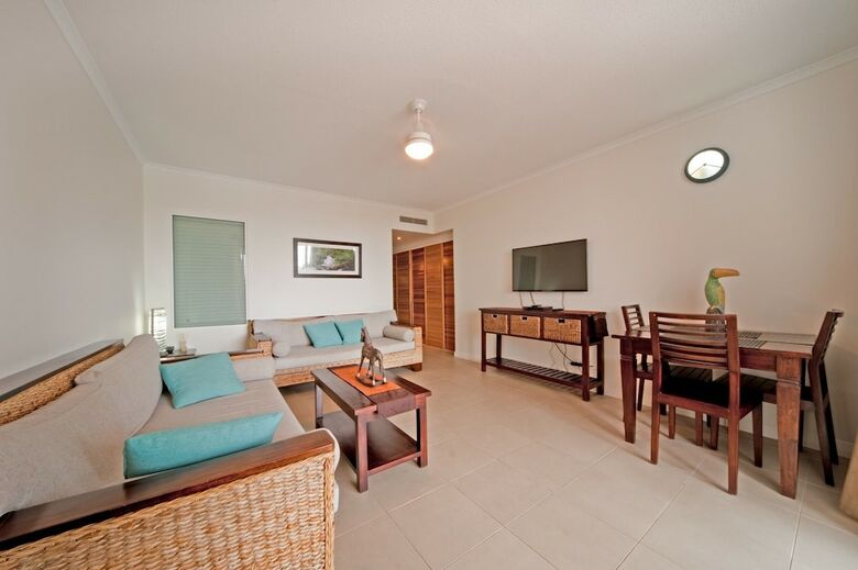 2011 Hermitage Drive Apartment - Airlie Beach