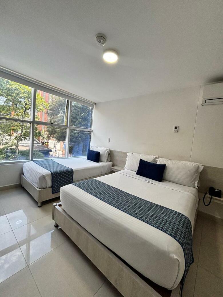 Hotel Laureles Plaza