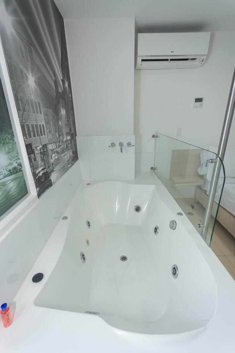 Hotel Laureles Plaza