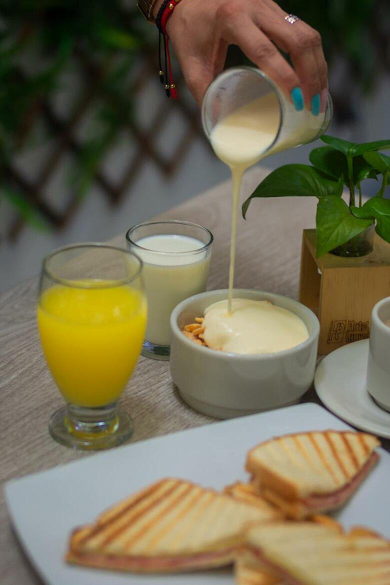 Hotel Laureles Plaza