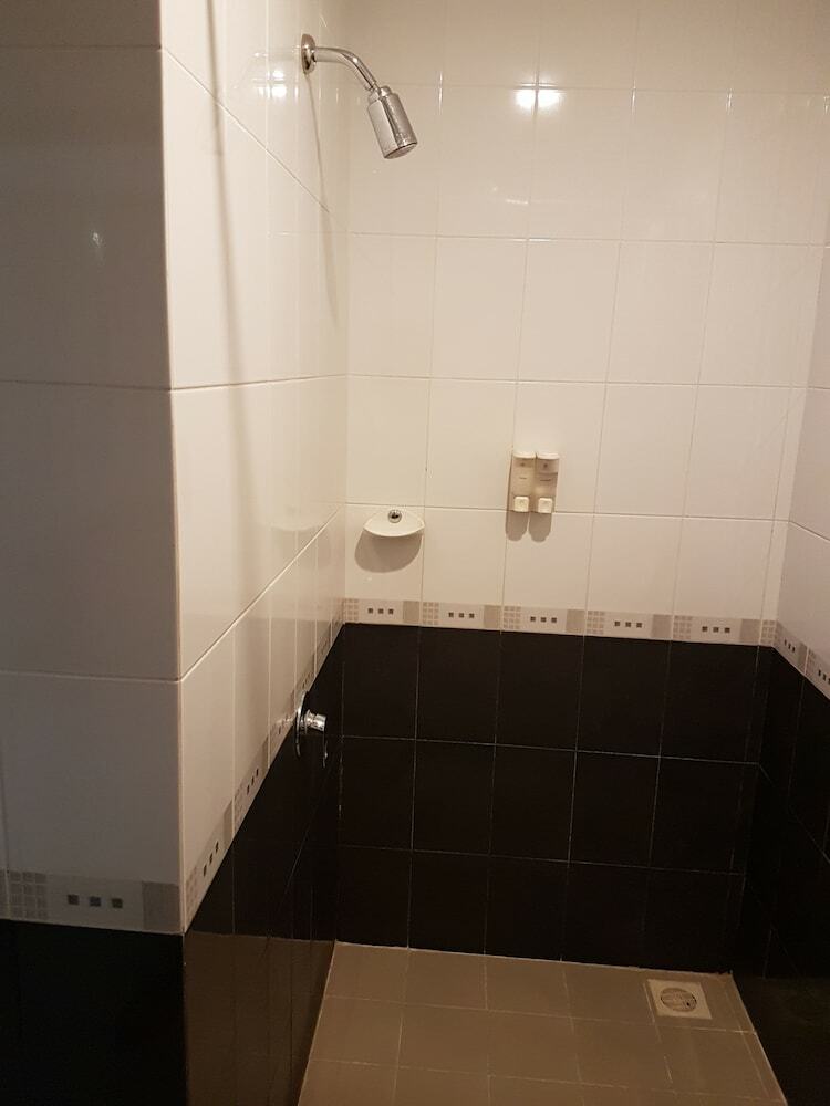 Av Hotel