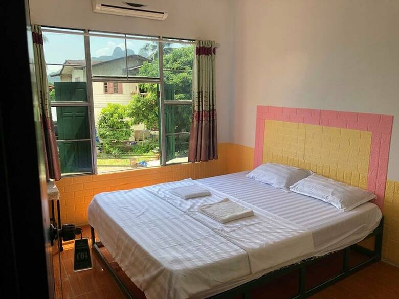 Hostal Army Barracks Guesthouse