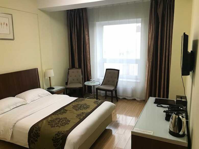 Munkh Khustai Hotel