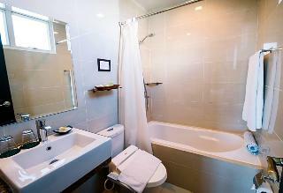 Aparthotel Csuites At 8 Newtown Residences