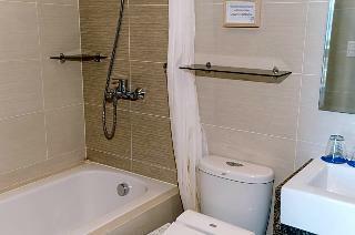 Aparthotel Csuites At 8 Newtown Residences