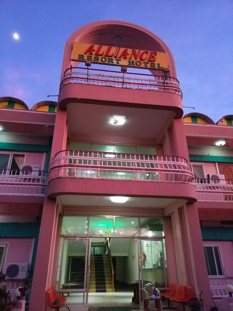 Alliance Resort Hotel