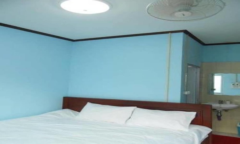 Hostal Lucky Backpacker Hostel