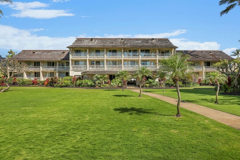 Hotel Aston Islander On The Beach