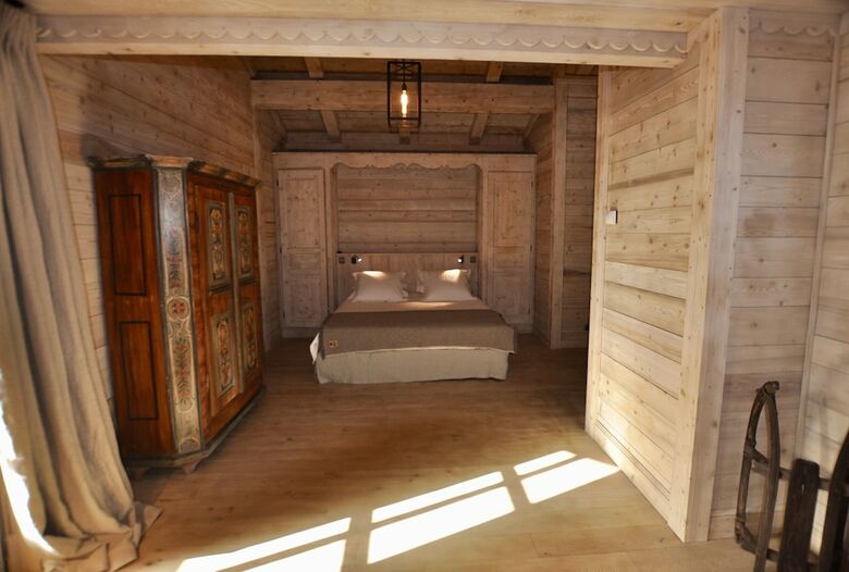 Le Cerf Amoureux Hotel