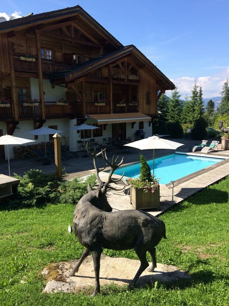 Le Cerf Amoureux Hotel
