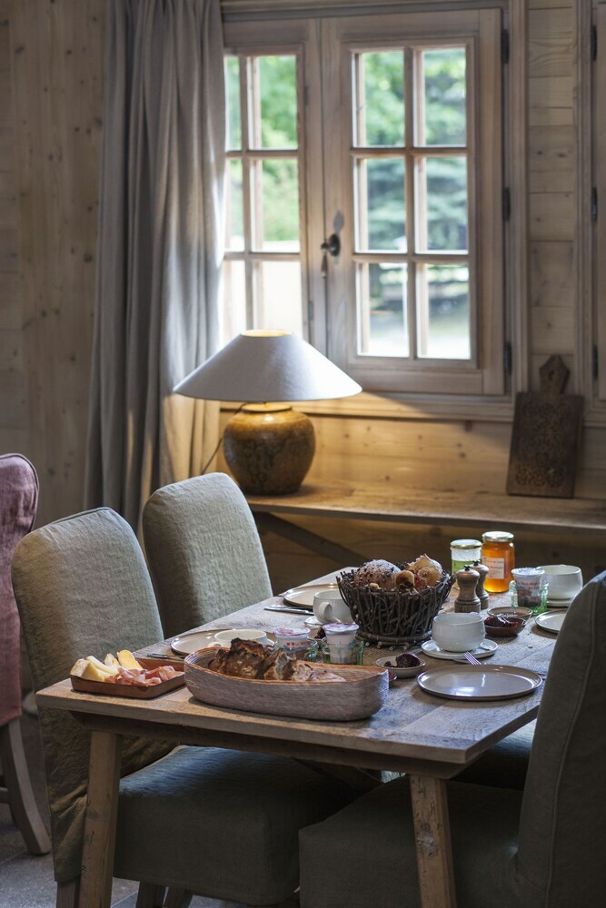 Le Cerf Amoureux Hotel
