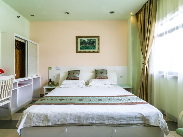 Shanghai Blue House Business Hotel