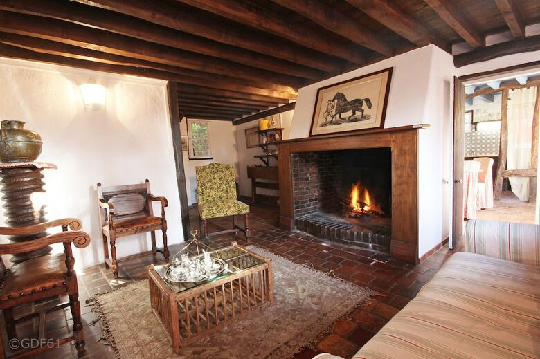 Hotel Le Pommenial de La H�rissonni�re