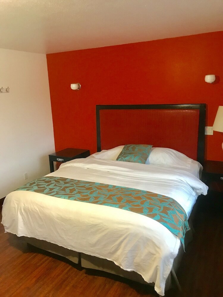 Motel Norwalk Inn & Suites