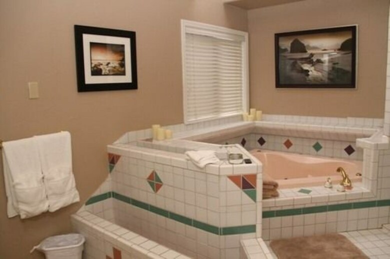 Bed & Breakfast Inn At The Lake