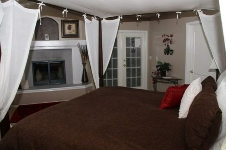 Bed & Breakfast Inn At The Lake