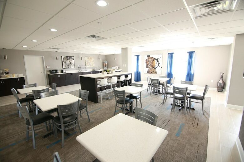 Hotel Home Inn And Suites