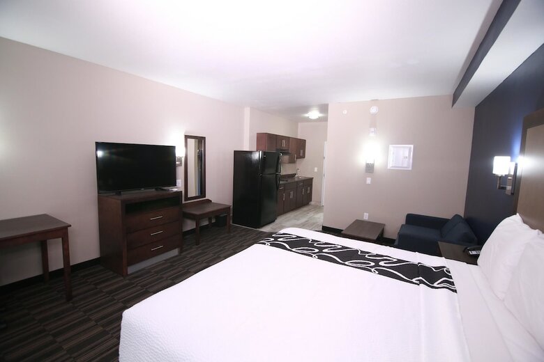 Hotel Home Inn And Suites