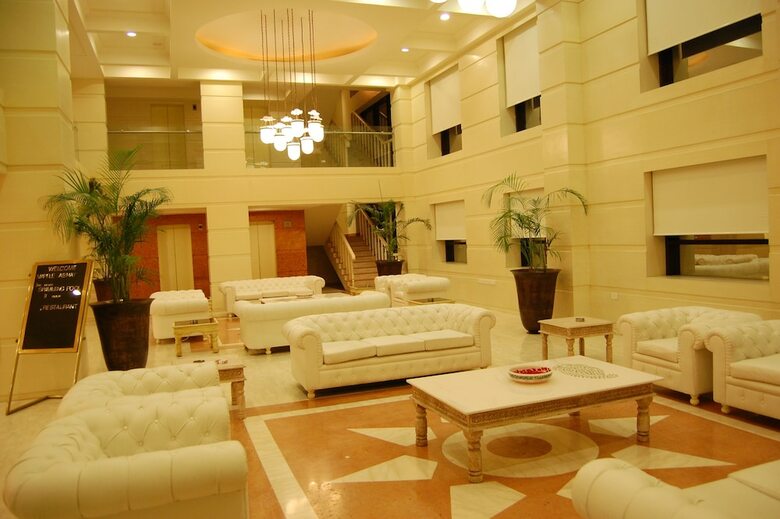 Hotel Mapple Abhay