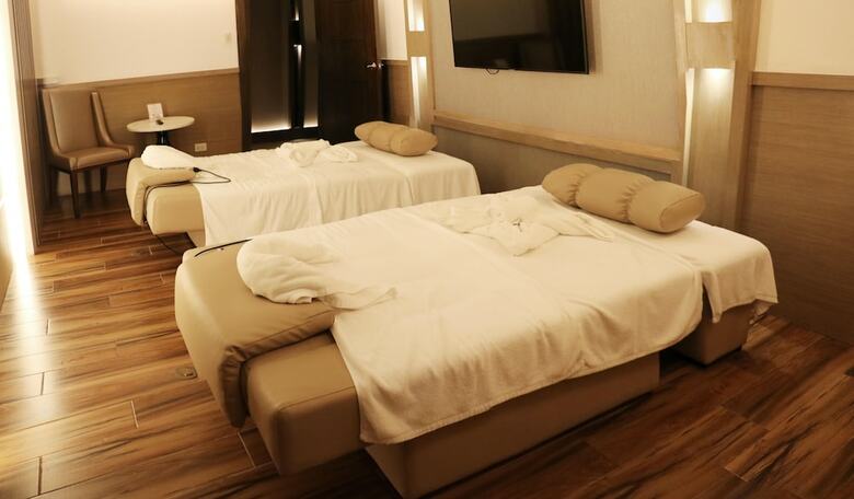 Rizal Park Hotel