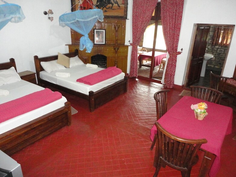 Hotel Castlereigh Holiday Bungalow