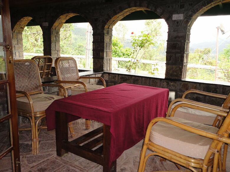 Hotel Castlereigh Holiday Bungalow
