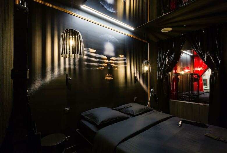 Hotel Love H�tel - Adults Only