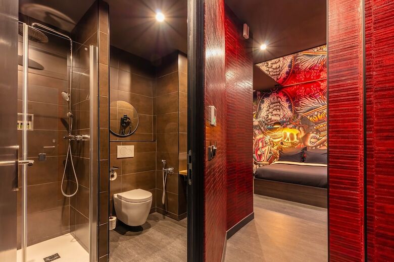 Hotel Love H�tel - Adults Only