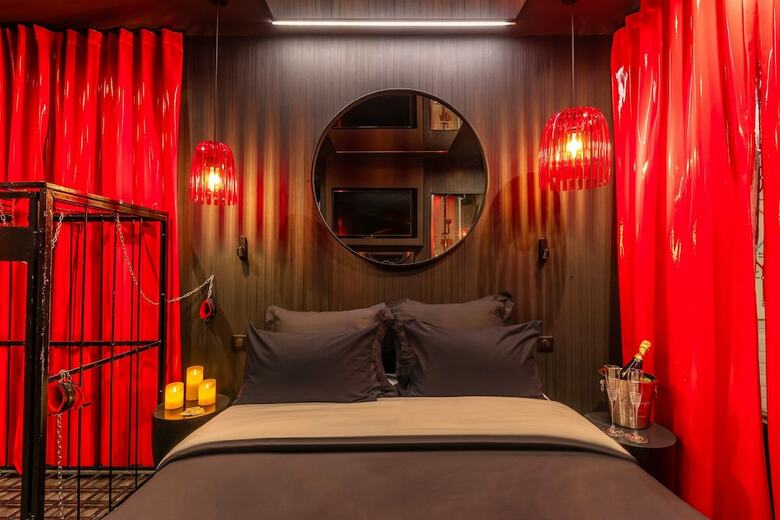 Hotel Love H�tel - Adults Only