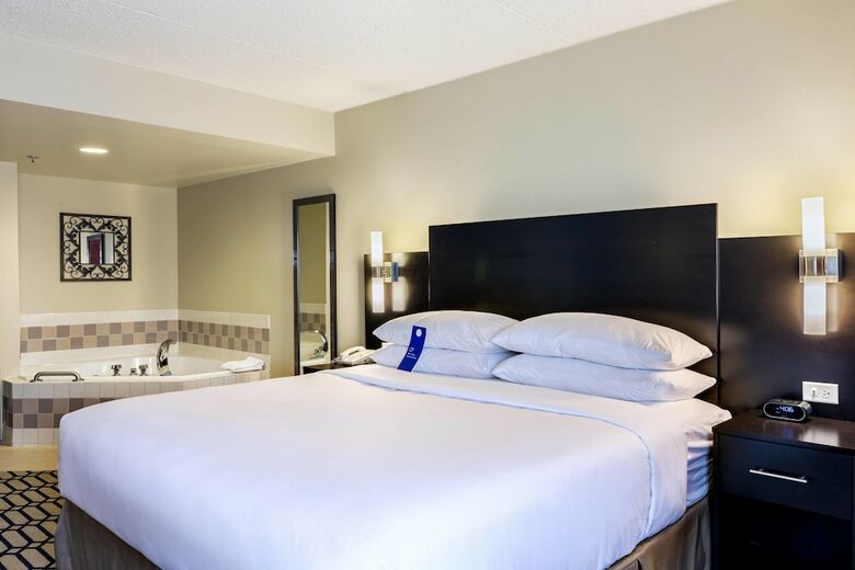 Delta Hotels By Marriott Fargo