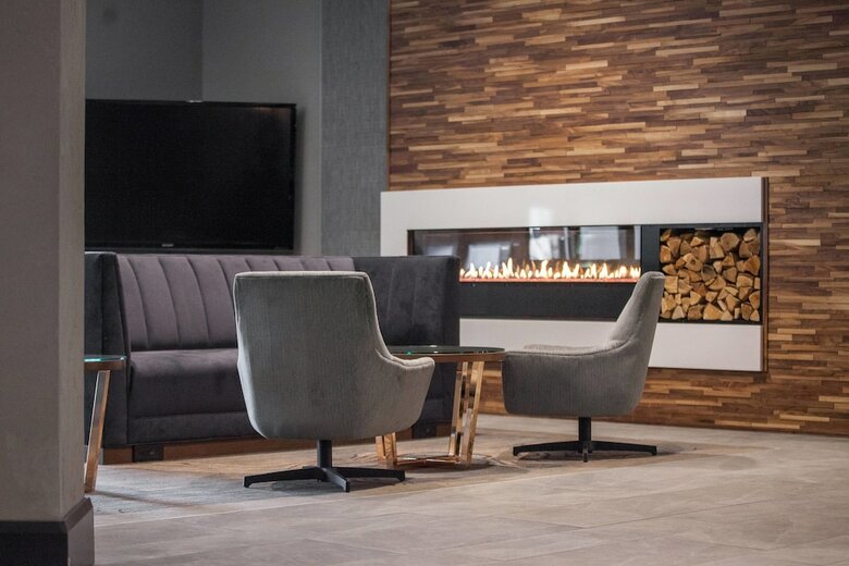 Delta Hotels By Marriott Fargo